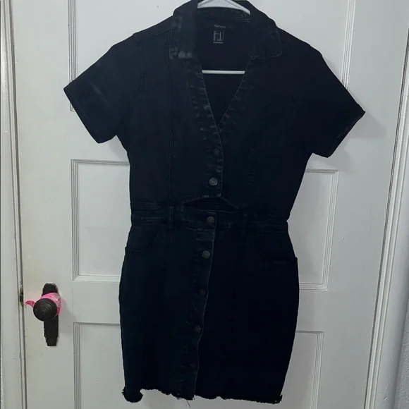 Black Short-Sleeve Button-Front Mini Dress - Picture 3 of 5